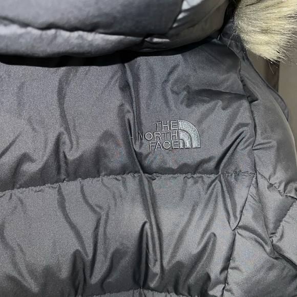 The North Face- NWOT- women’s parka - Picture 7 of 8